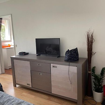 Appartement 35 M2 Creteil L Echat Exterior foto