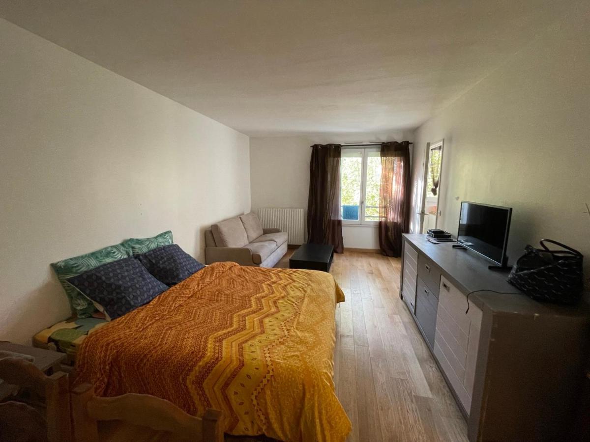 Appartement 35 M2 Creteil L Echat Exterior foto